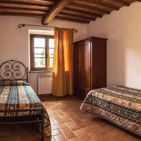 Apartment Sleeps 5 Pool Wifi T762840