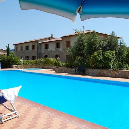 Apartment Sleeps 5 Pool Wifi T762840 *