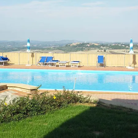 Apartment Sleeps 5 Pool Wifi T762840 *